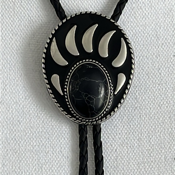 Claw/Paw Bolo Necktie Necklace - Picture 3 of 5